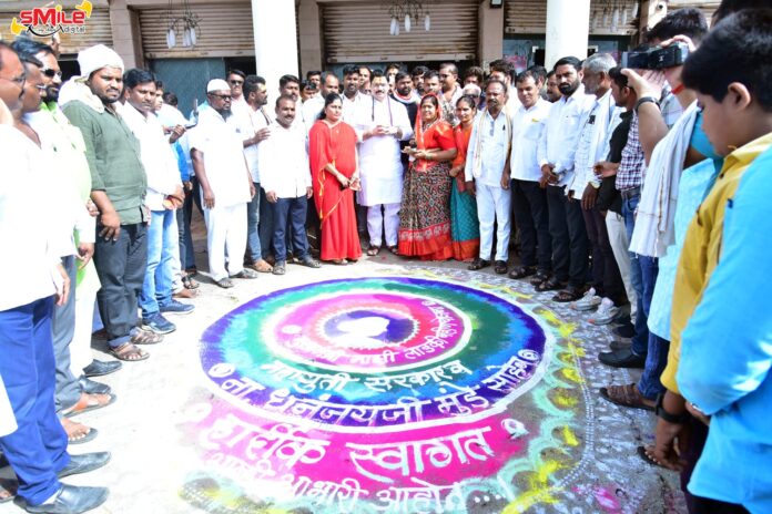 Dhananjay Munde felicitated at Parli for implementing Chief Minister Majhi Ladki Bahin Yojana