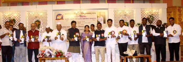 'वाटा संघर्षाच्या' हा प्रेरणादायी गौरवग्रंथ :- मा. आ. लहू कानडे.