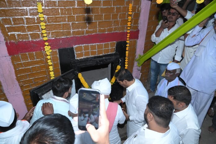 महेश सहकारी साखर कारखान्याच्या बॉयलरचे अग्निप्रदीपन
