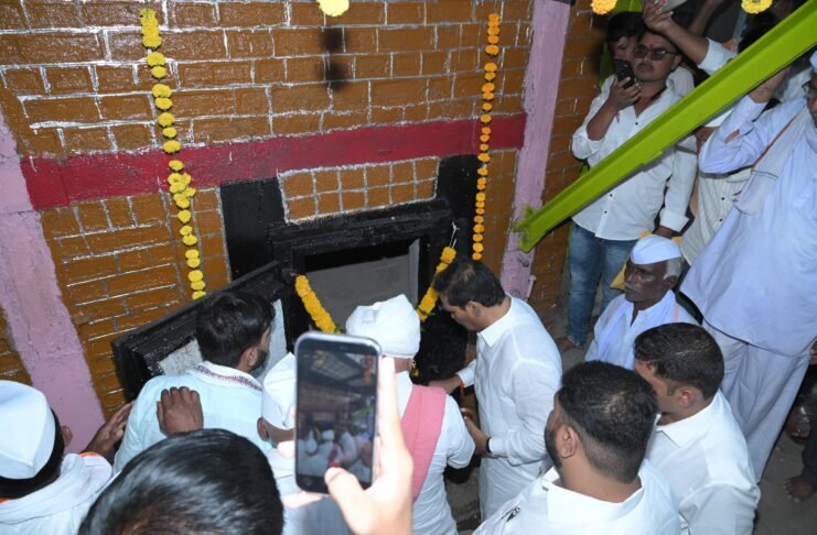 महेश सहकारी साखर कारखान्याच्या बॉयलरचे अग्निप्रदीपन